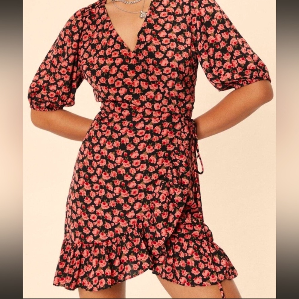 Nasty Gal 🌹 Floral Wrap Dress